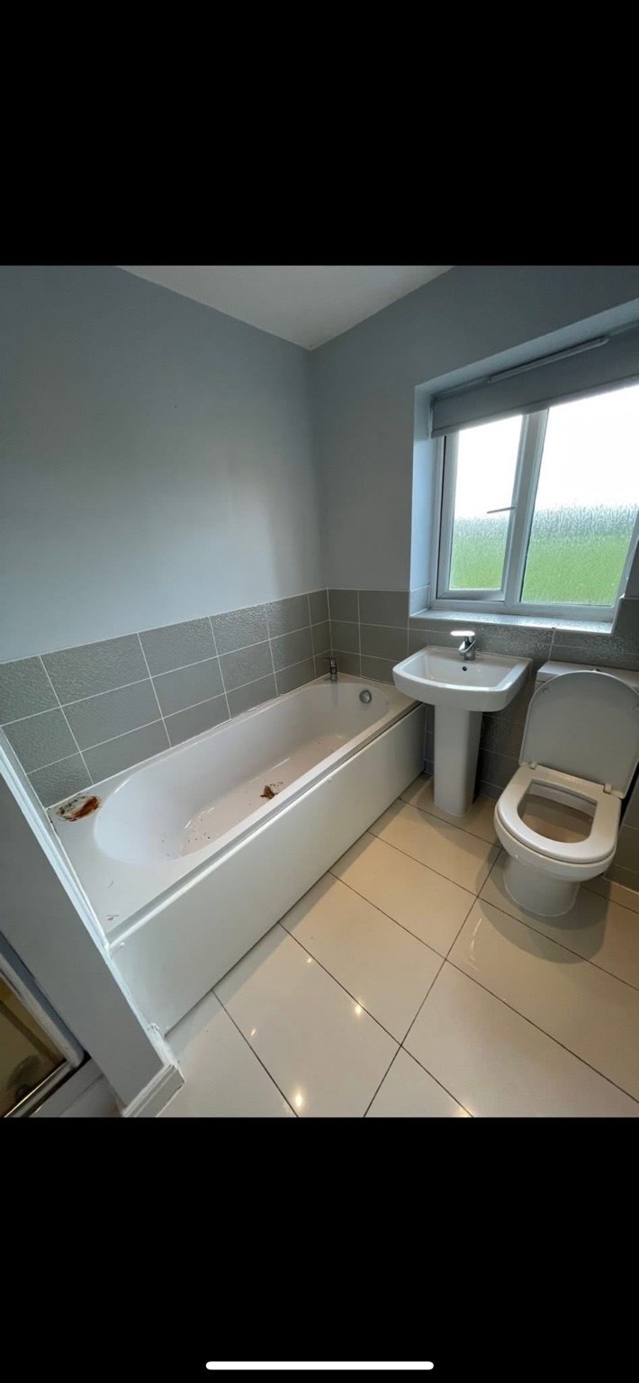 Bathroom before renovation